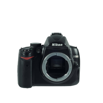 Nikon D 5000 (R0713)