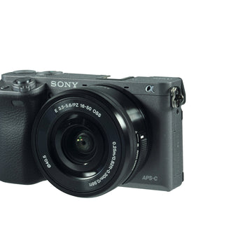 Sony ILCE 6000 + 16-50 (R0789)